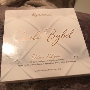 Carli Bybel deluxe edition eyeshadow palette